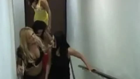 Sophie Dee Likes babes With ramdicks!