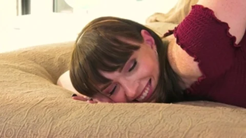Yourrealdaddy: Sisterly Love: She's a Bombshell