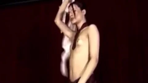 Alexia Nogueira Mutual poke