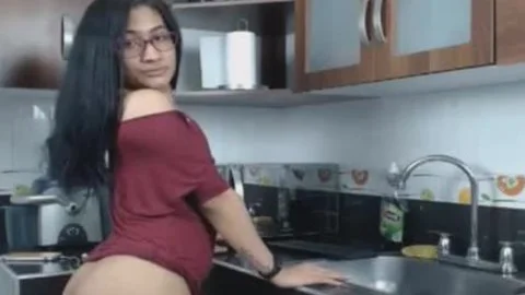 Nerdy tranny Flashing enormous dick And butthole