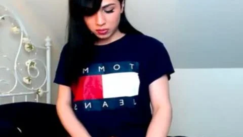 beauty shelady Plays curly dick