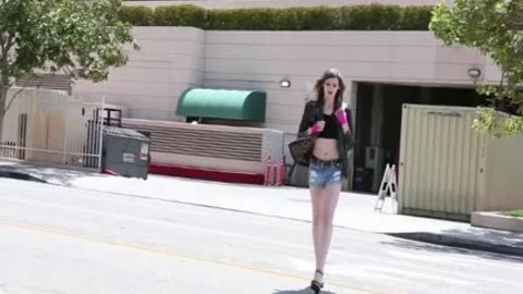 she Uses A dildo To dril Herself In The booty