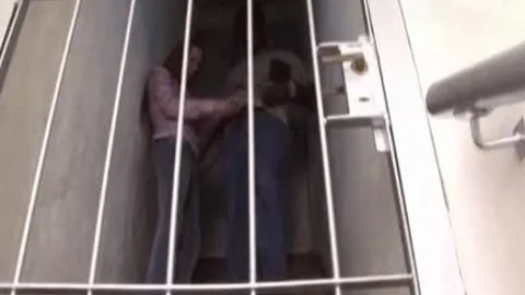 shemale whore Takes dark knob On Apartment Stairway