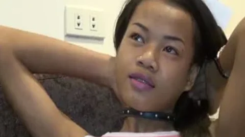 Thai sheboy Fingers a-hole For you